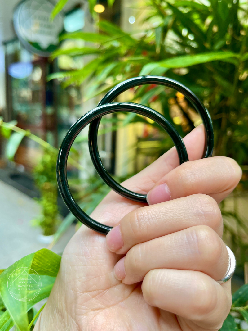 Vòng Bản Ngọc Bích Màu xanh đen