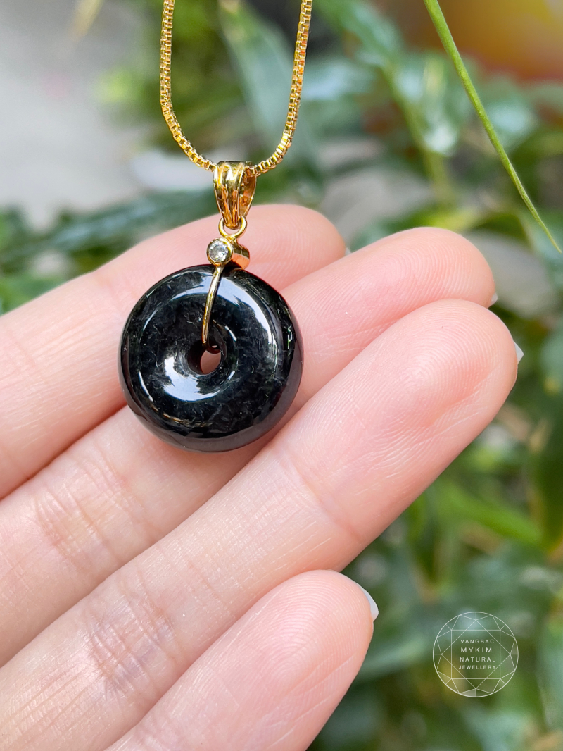 Mặt Dây Đồng Điếu Ngọc Phỉ Thúy Gà Đen – Gắn Kết & Thu Hút Tài Lộc | Vàng 14k