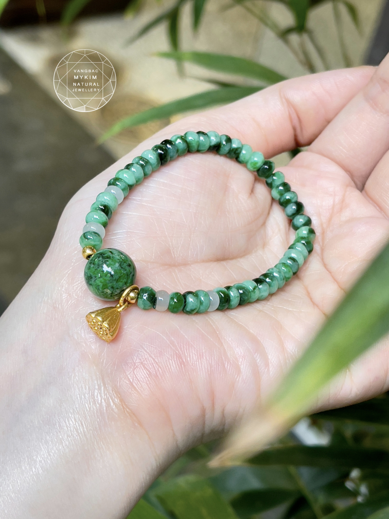Vòng Ngọc Phỉ Thuý Mã Nha VIP - Charm Sen Vàng 24k