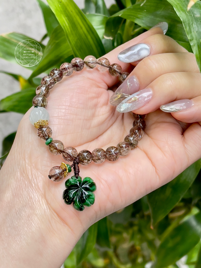 🌿 Vòng Thạch Anh Tóc Nâu – Hoa Sen Phỉ Thúy & Cỏ Bốn Lá | Tinh thần thanh lọc và viên mãn