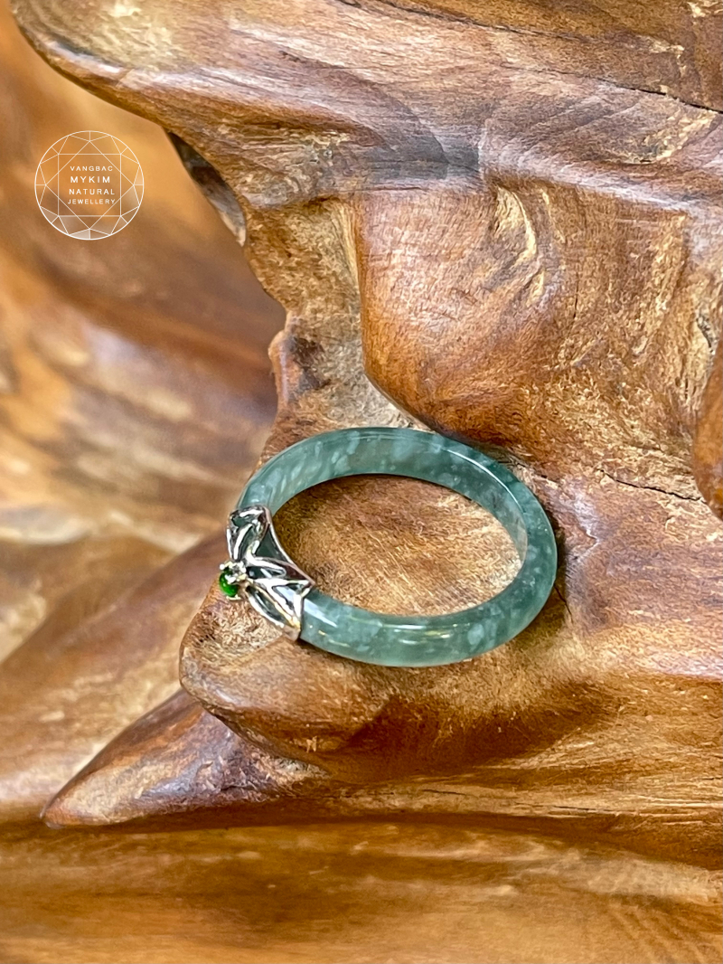Nhẫn Lam Ngọc Phỉ Thuý - Vàng Trắng 14k