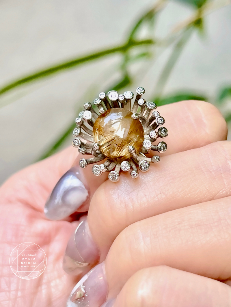 Nhẫn Thạch Anh Tóc Vàng Vip đính Kim Cương Moissanite - Bạc si vàng trắng Bông Hoa