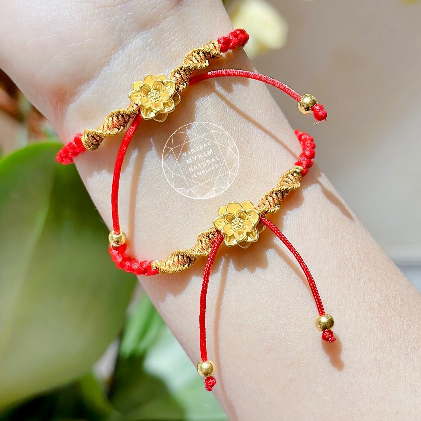 Dây Tết Chỉ Đỏ - Charm Hoa Sen - Charm Vàng 24k