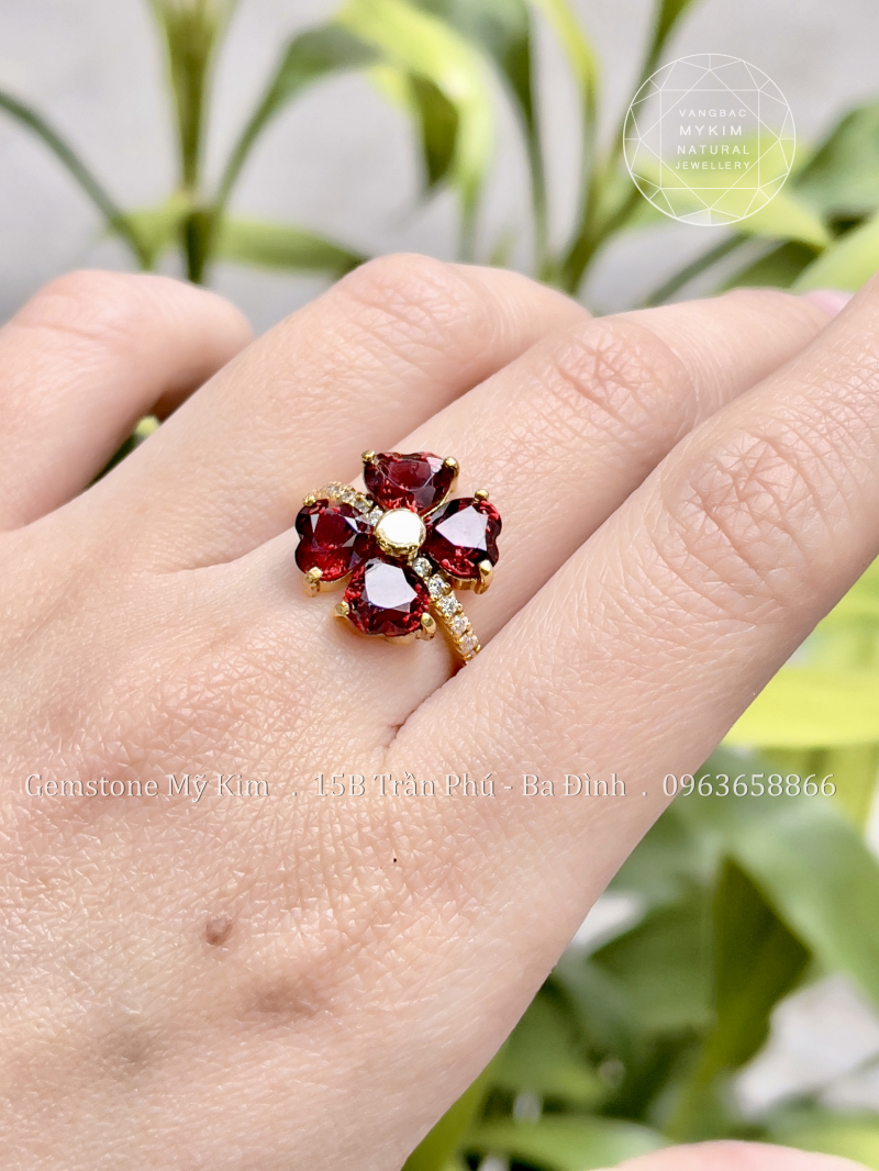 Nhẫn Cỏ Bốn Lá Granat - Vàng 10k - 14k