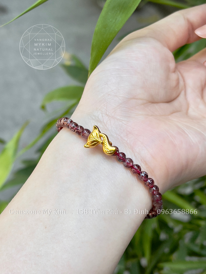 Vòng Thạch Anh Strawberry Superseven - Charm Hồ Ly Vàng 