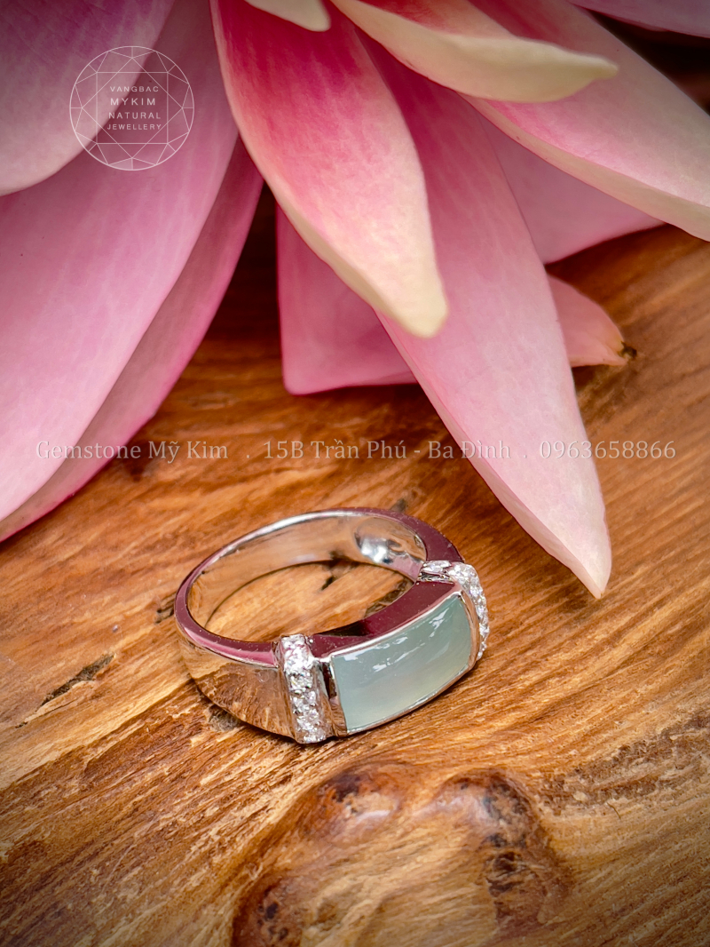 Nhẫn Yên Ngựa Ngọc Phỉ Thúy Jadeite VIP Băng Xanh – Vàng Trắng 14k / 18k