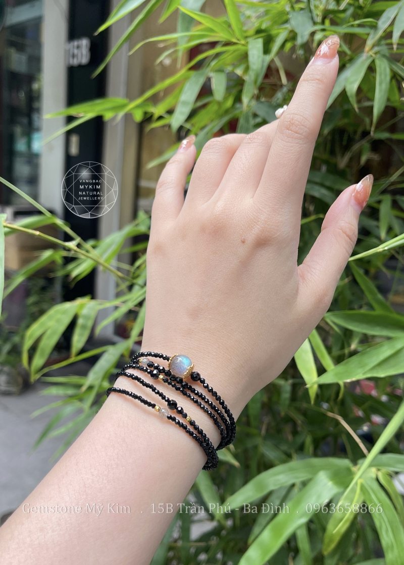 Set Vòng Onix Đen mix Đá Mặt Trăng - PK Bi Vàng 10k + Cánh hoa mạ vàng 24k