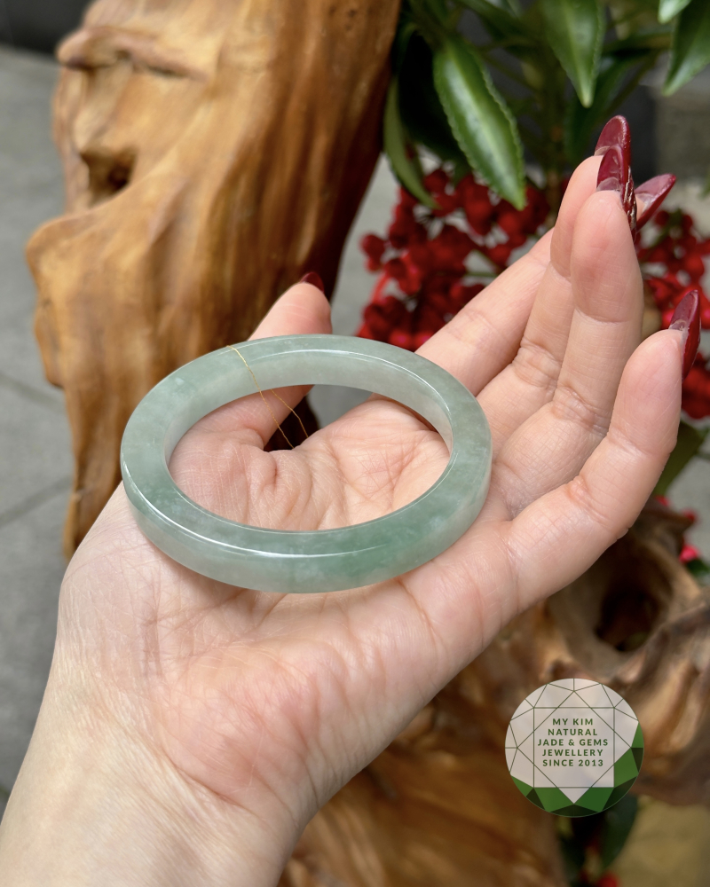 💎 Vòng Bản Ngọc Phỉ Thúy Băng Xanh – Jadeite VIP Nguyên Khối
