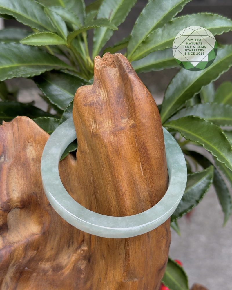 💎 Vòng Bản Ngọc Phỉ Thúy Băng Xanh – Jadeite VIP Nguyên Khối