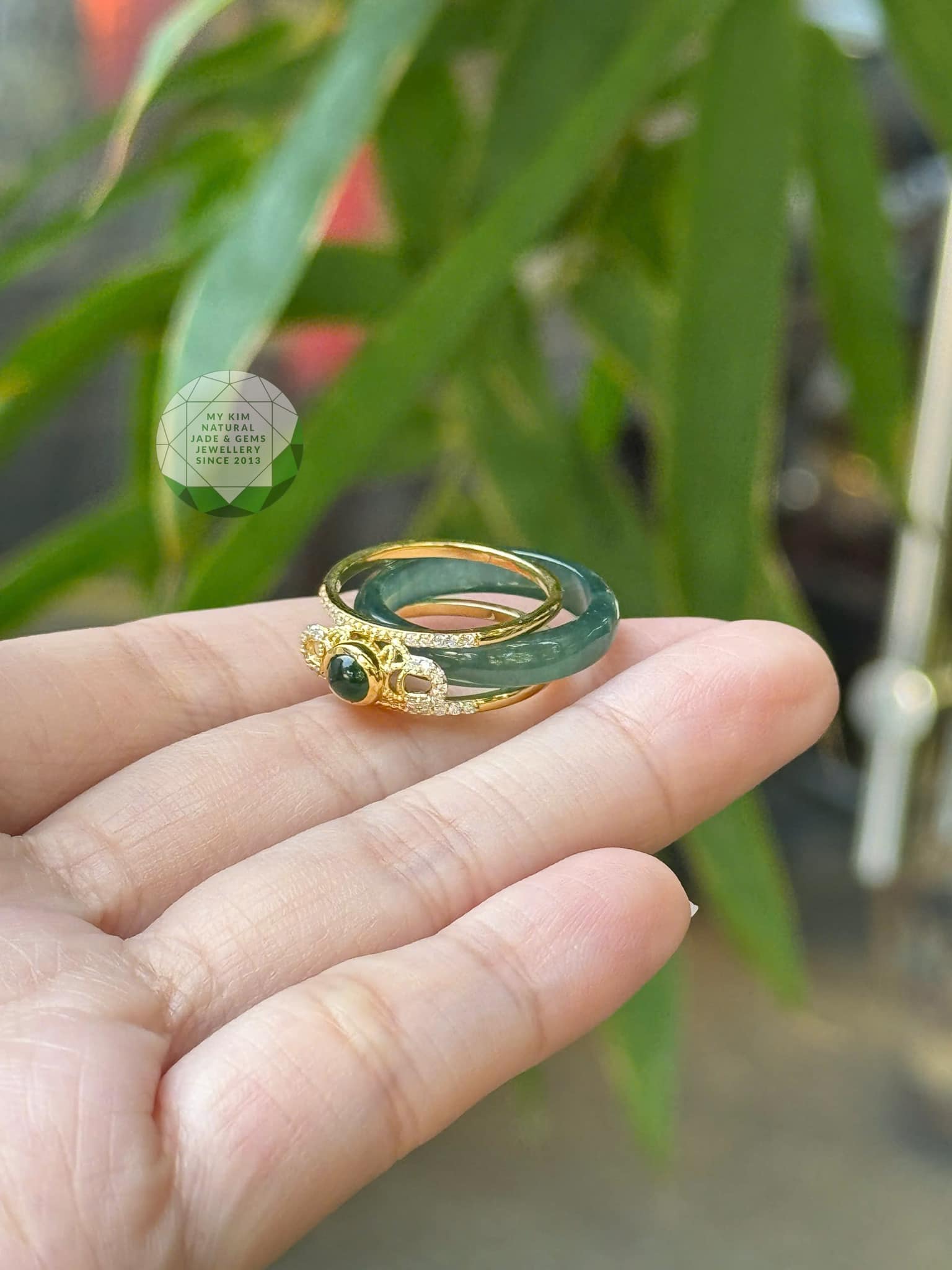 Nhẫn Lam Ngọc Phỉ Thúy hai lớp - Bọc vàng 10k - Full Kim Cương Mois