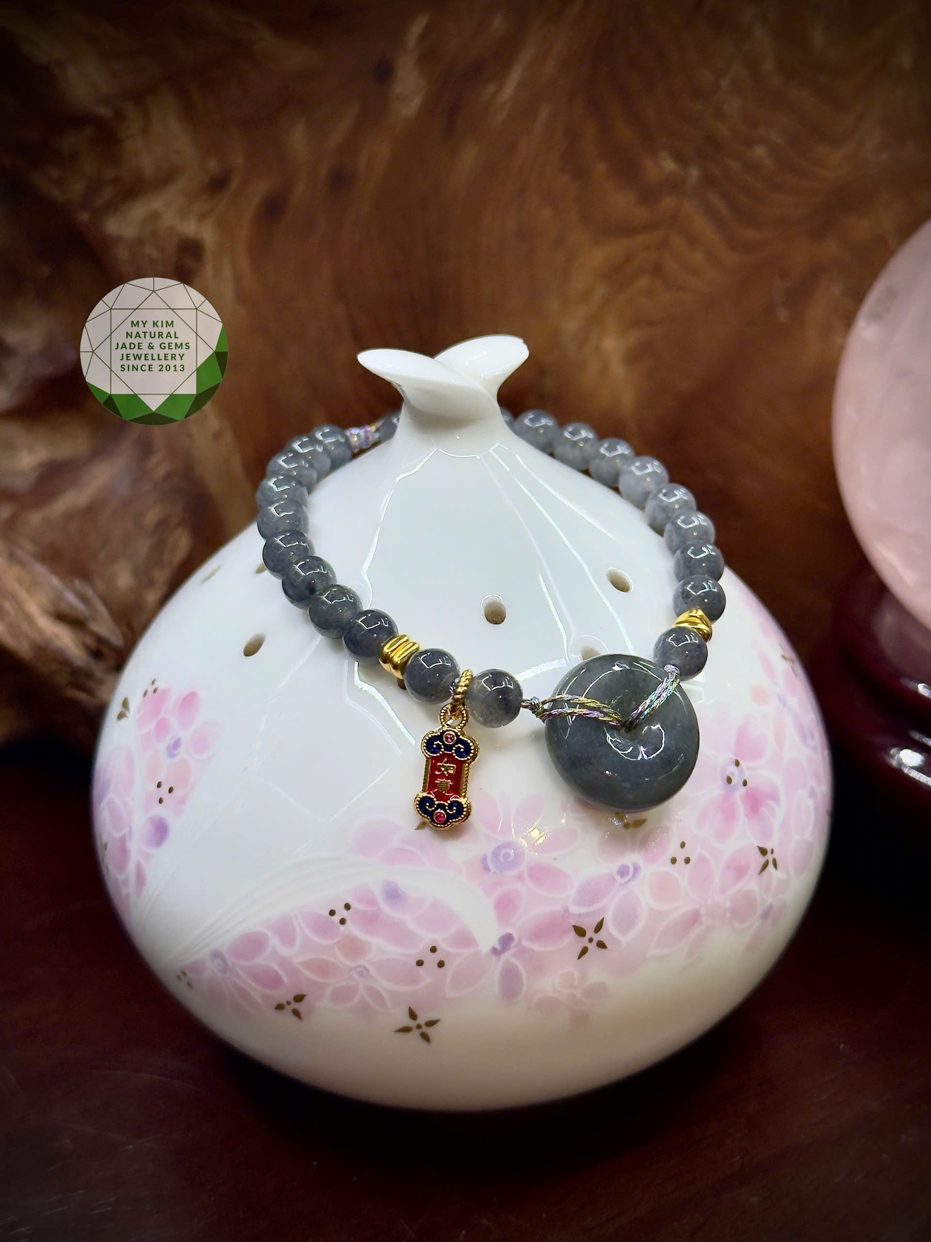 Dây Tết Vòng Ngọc Phỉ Thúy Gà Đen - Jadeite Vip - Charm Vàng 2.4k