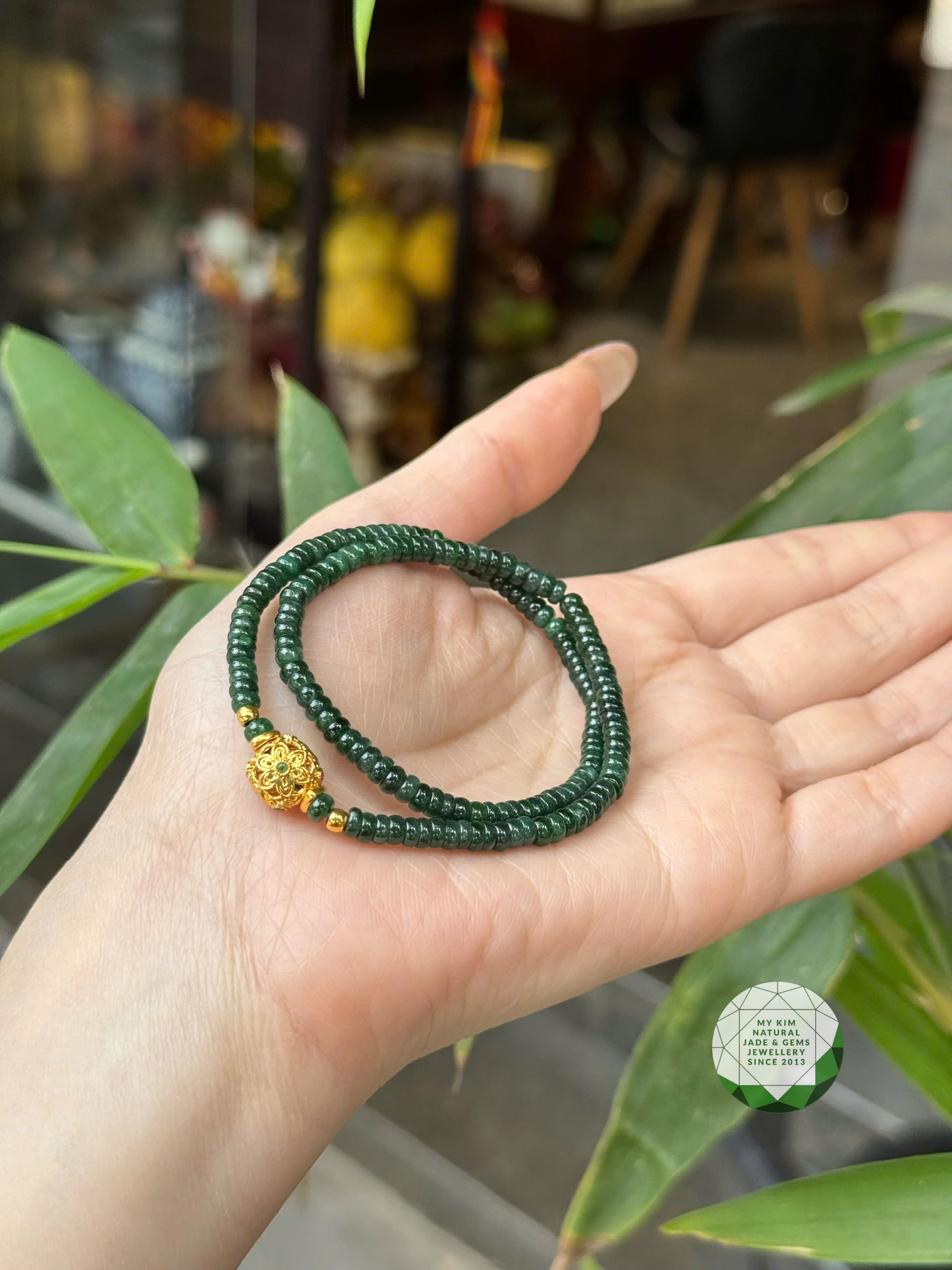 💎 Vòng Lam Ngọc Phỉ Thúy Hạt Bánh Xe Dẹt Size Nhỏ Jadeite VIP – Charm Vàng 18k & Bi Vàng | Trang Sức Phong Thủy Tài Lộc