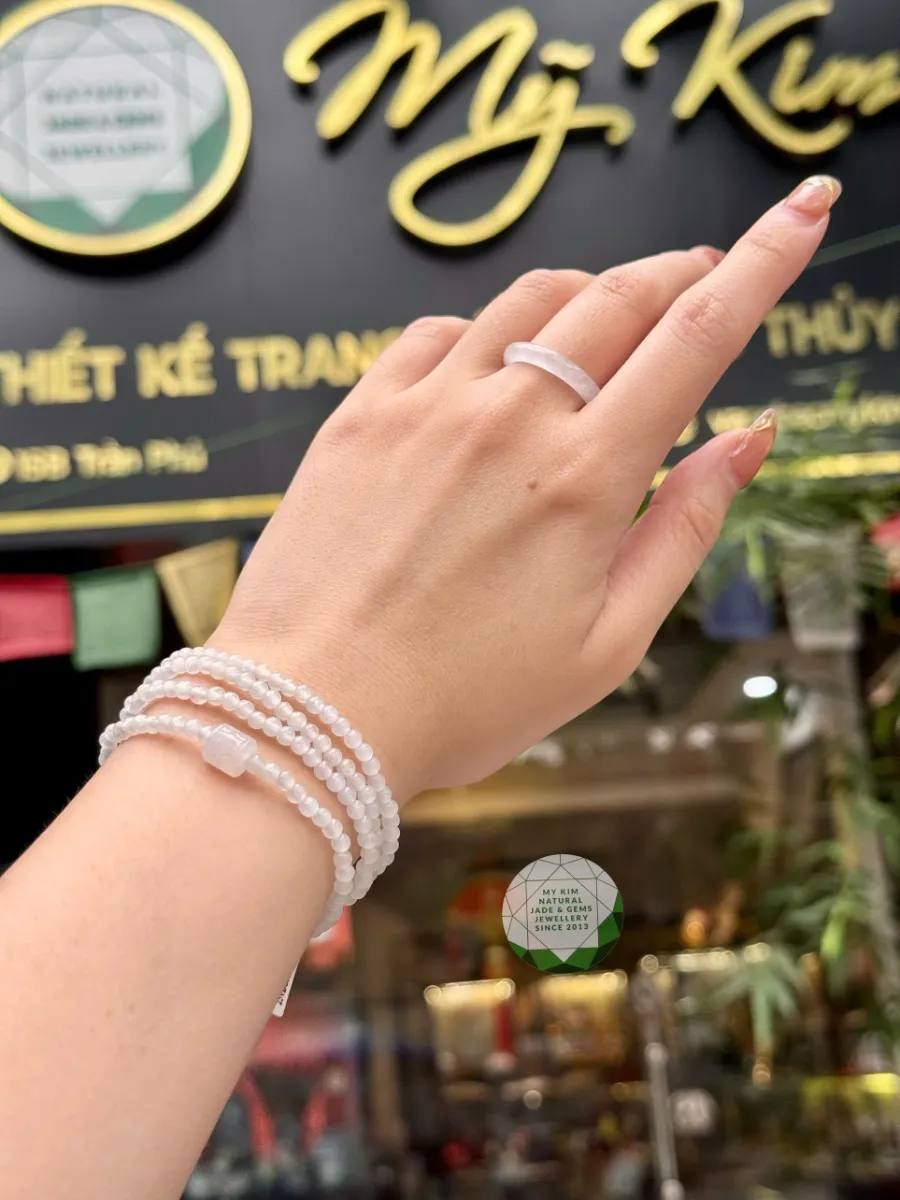 ❄️ Vòng Tay Băng Ngọc Phỉ Thúy Trắng – Mix Lu Thống Điêu Khắc