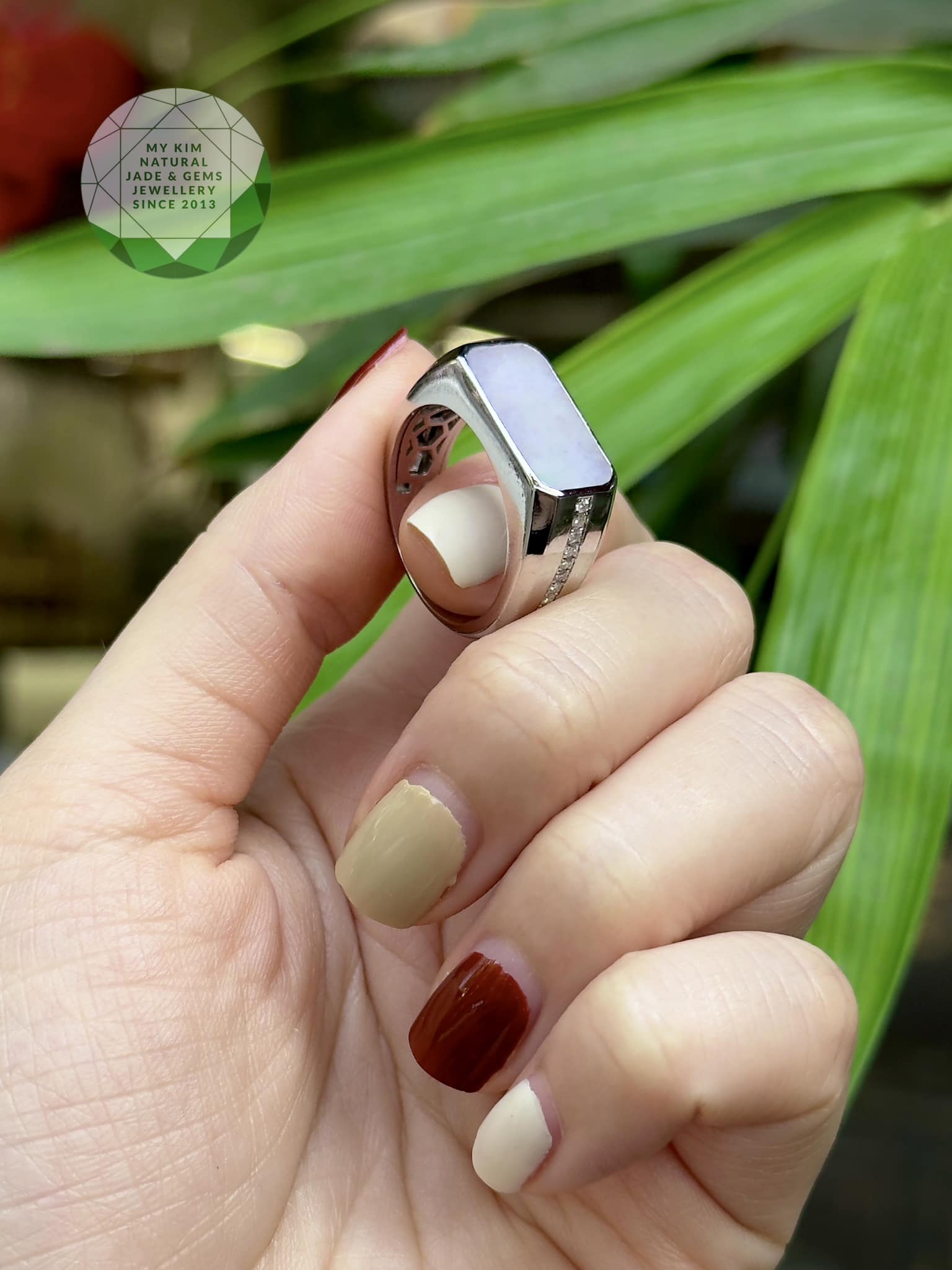 💍 Nhẫn Yên Ngựa Ngọc Phỉ Thúy Tử La Lan – Vàng Trắng 10k/14k/18k | Moissanite