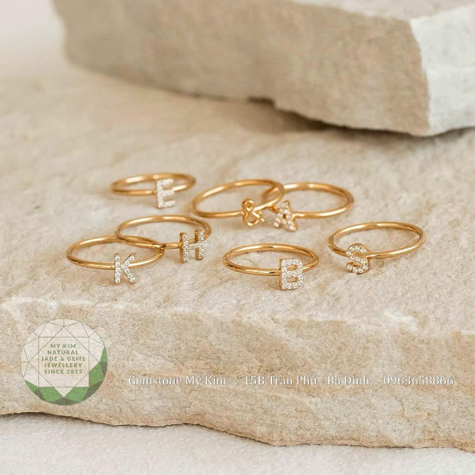 Nhẫn Chữ Cái Theo Yêu Cầu – Vàng 10k | 14k | 18k – Thân Trơn Mảnh, Gắn Đá Tinh Tế