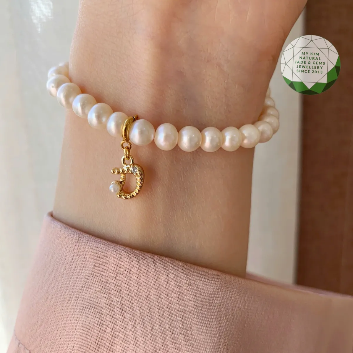 ✨ Charm Treo Chữ Cái Đính Ngọc Trai – Vàng 10k | 14k | 18k – Phụ Kiện Trang Sức Sang Trọng ✨