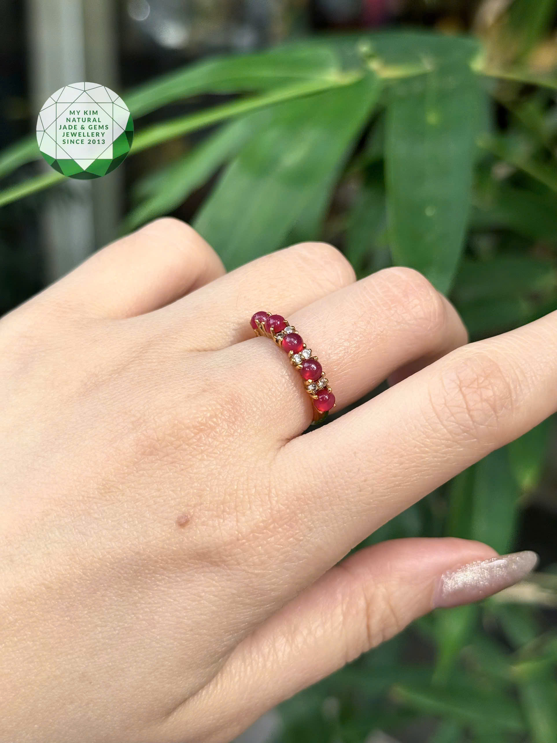 Nhẫn Mã Não Vip Đính Đá – Vàng 10k | 14k | 18k – 5 Viên Mã Não Đỏ Hồng, Đan Xen Đá Trắng