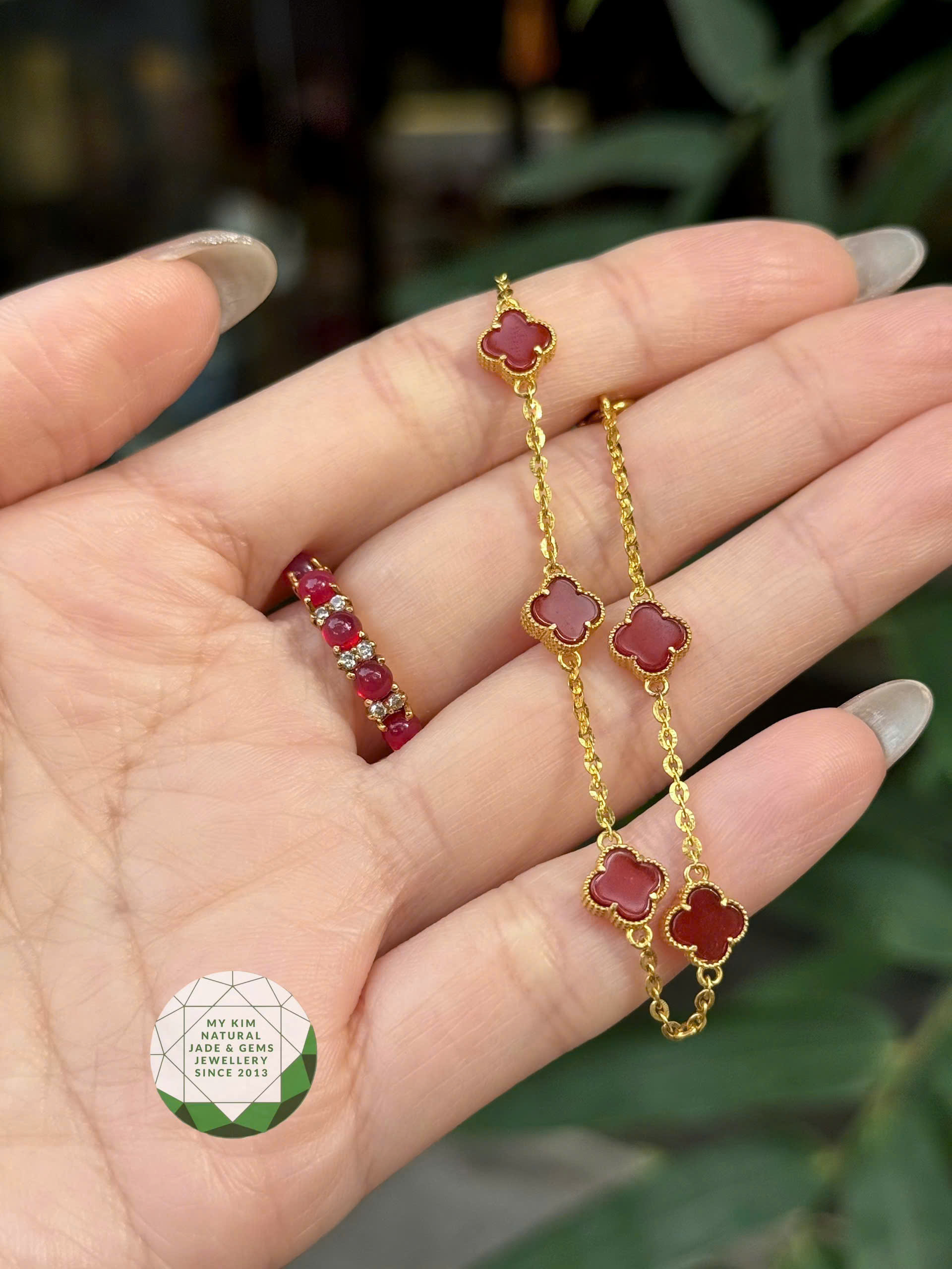 Nhẫn Mã Não Vip Đính Đá – Vàng 10k | 14k | 18k – 5 Viên Mã Não Đỏ Hồng, Đan Xen Đá Trắng