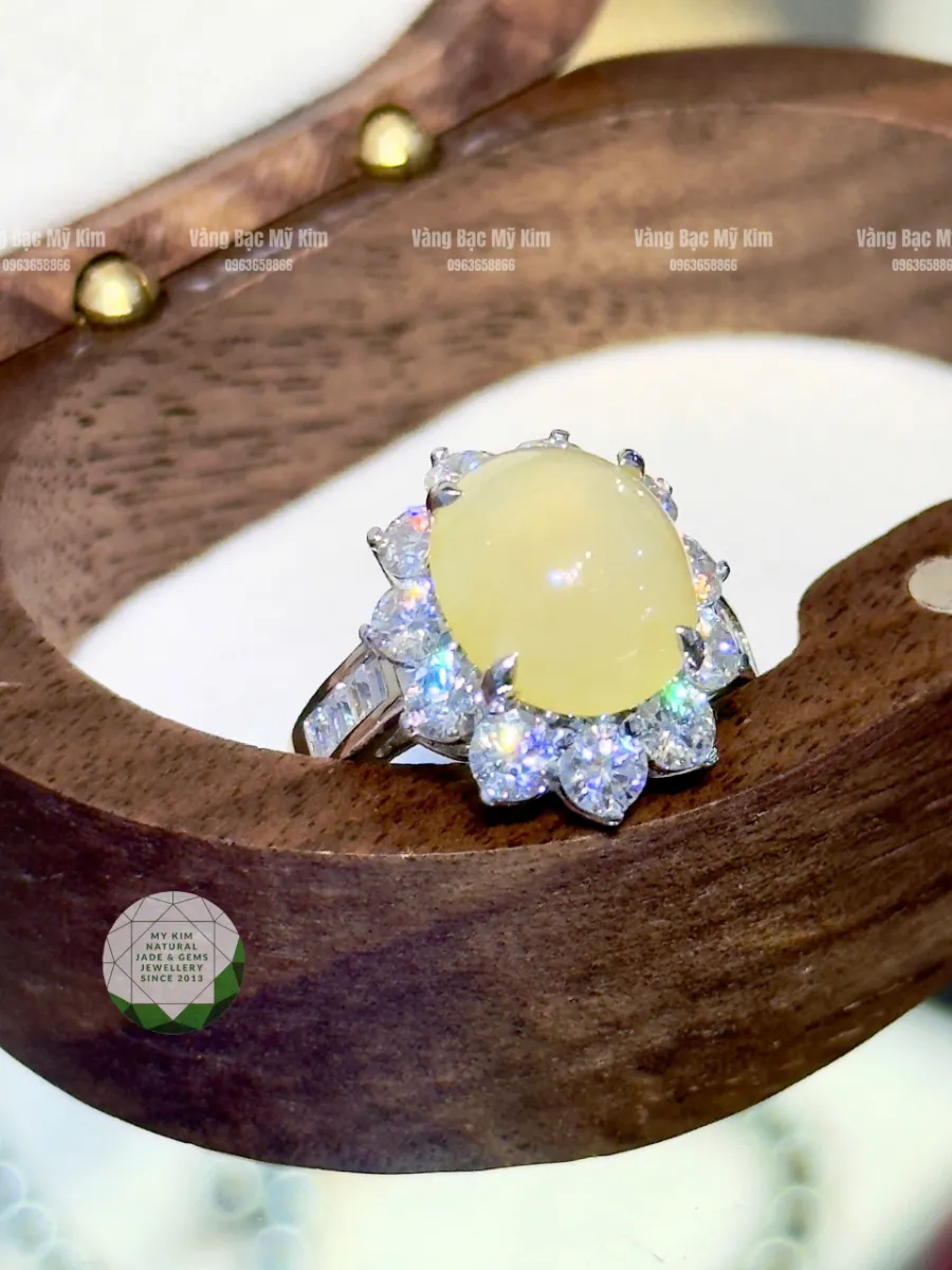 💍 Nhẫn Ngọc Phỉ Thúy Vàng Trắng Hoa Hướng Dương | Đính Moissanite Lấp Lánh, Chế Tác Theo Yêu Cầu