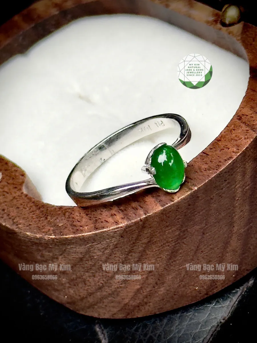Nhẫn Ngọc Phỉ Thúy Hoàng Đế (Imperial Jadeite) - Vàng Trắng 10k – Dáng Mảnh, Tinh Tế Nhẹ Nhàng