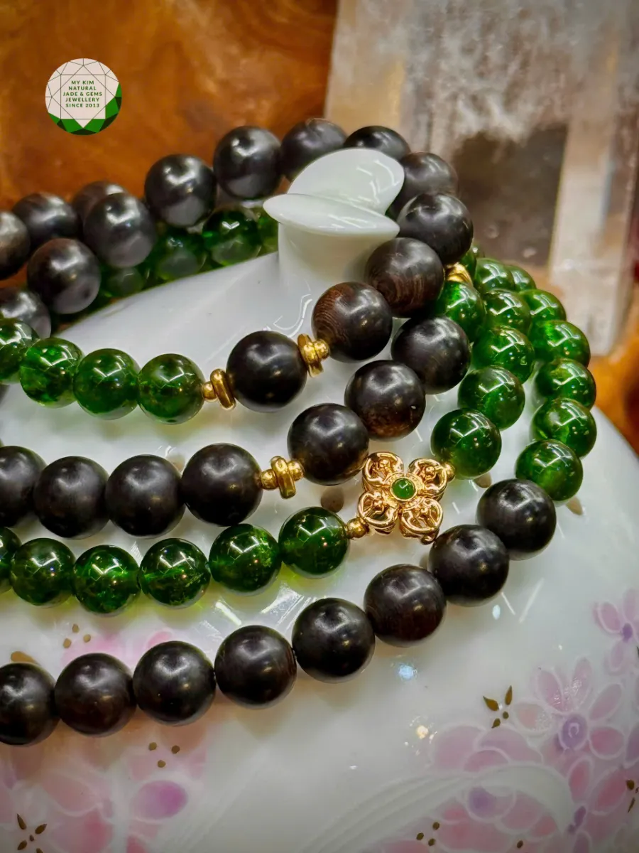 ✨ Vòng Tay Trầm Hương Indo Mix Đá Diopside – Kết Hợp Charm Vàng Kim Cang